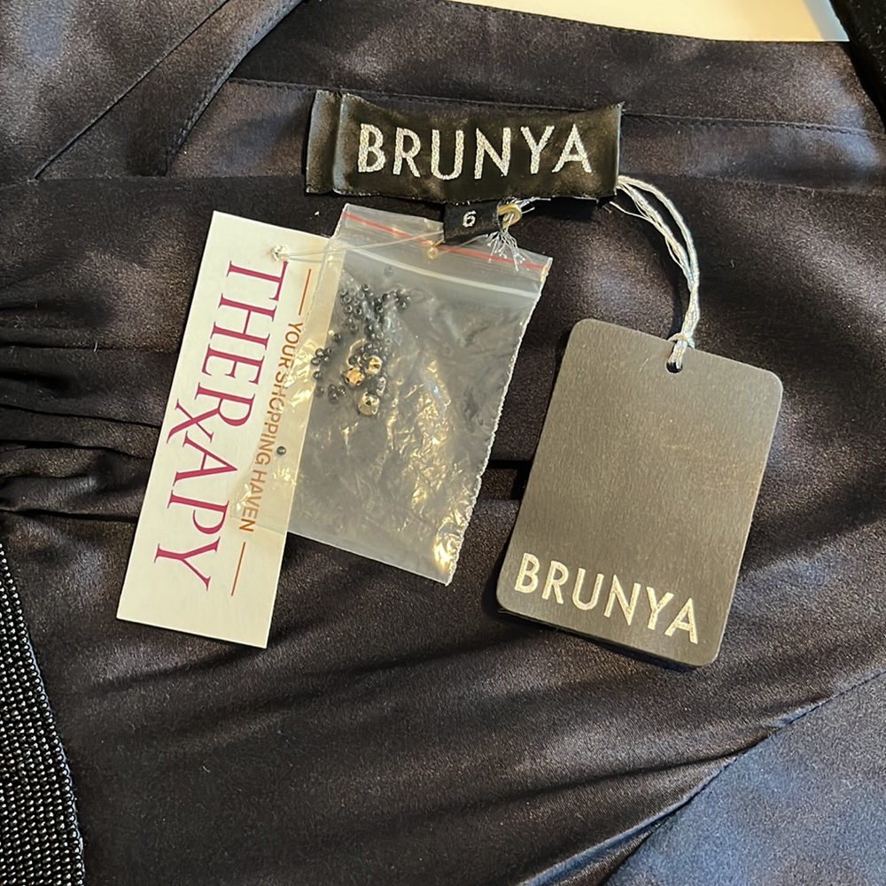 Brunya dress. Swarovski crystal. New with tags.Pure silk - Picture 5 of 5